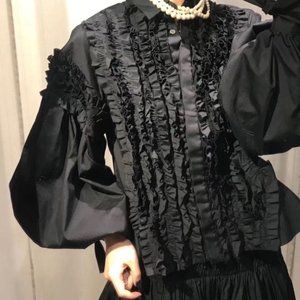 Chika Kisada shirt